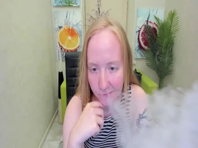 Live sex webcam photo for StunningKelly #252771139