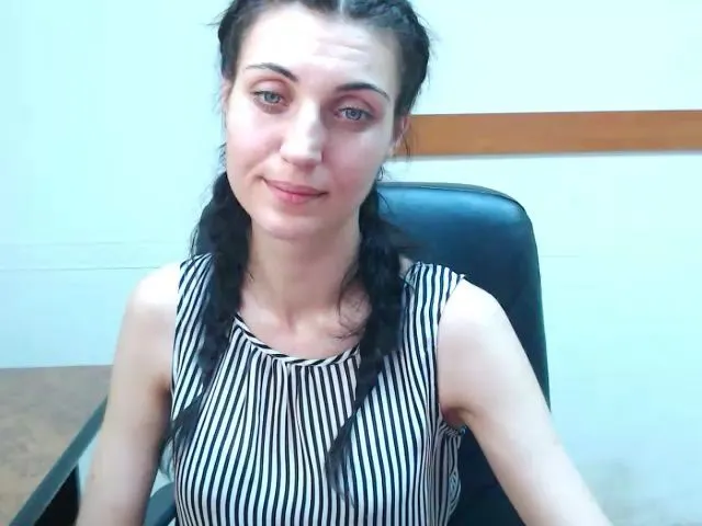 Live sex webcam photo for Miss_Vivian #252379710