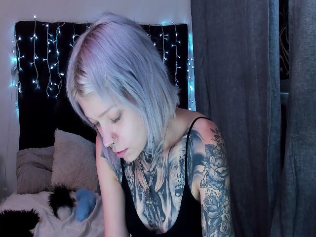 Live sex webcam photo for LiluKayden #252779975