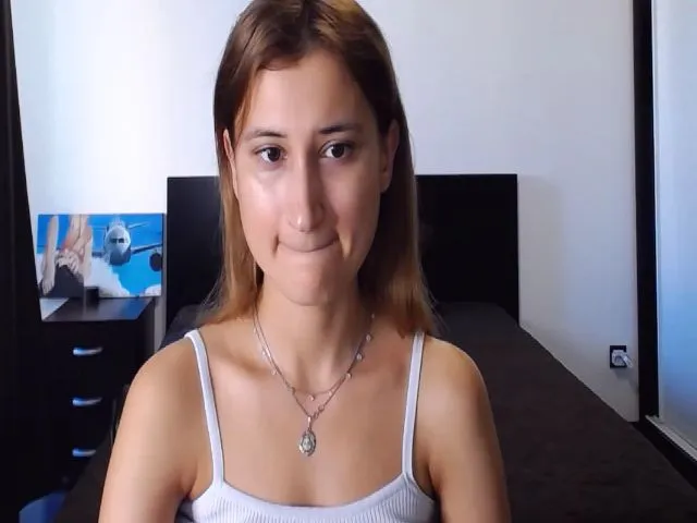 Live sex webcam photo for Kendal_sweet #252984216