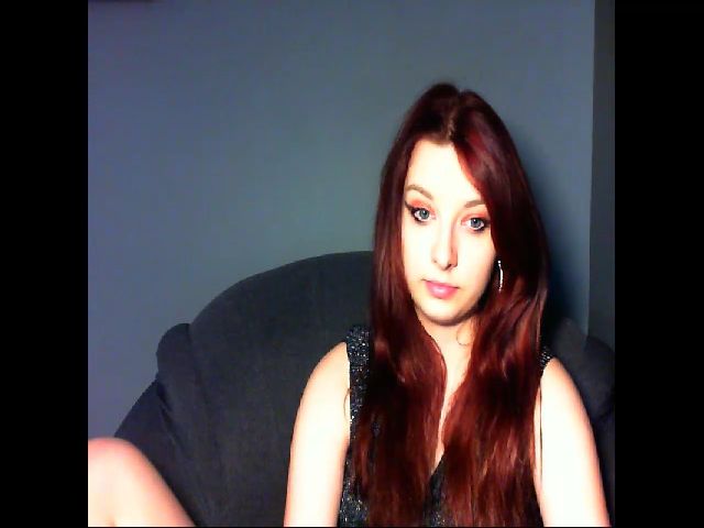 Live sex webcam photo for VirginLuna18 #253862193