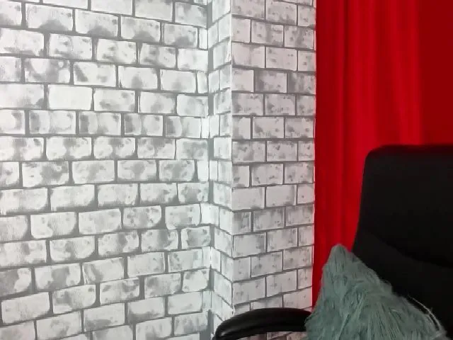 Live sex webcam photo for Missdyaa #253604155