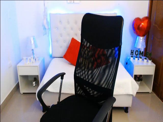 Live sex webcam photo for Antonella_lpz #253547196