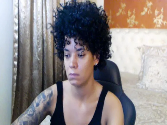 Live sex webcam photo for LaraAnne_ #253883884