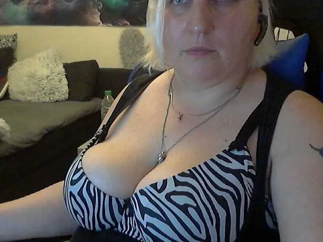 Live sex webcam photo for DrachenLady39 #250103417