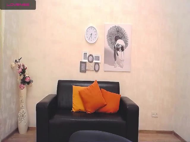 Live sex webcam photo for Mira_Mooree #256355713