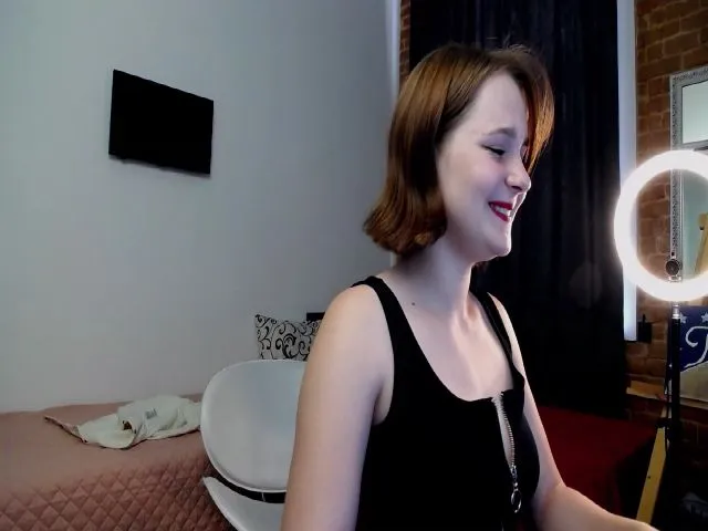 Live sex webcam photo for CindyWood #255978157