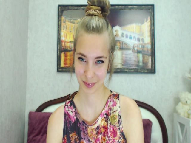 Live sex webcam photo for RossandaShy #252465062