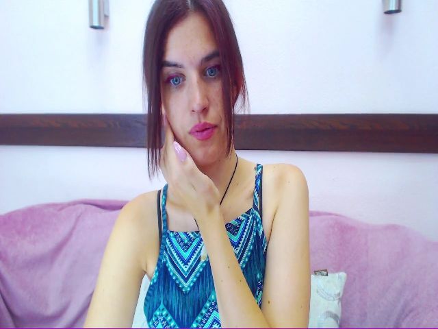 Live sex webcam photo for BlueAbelle #262508873