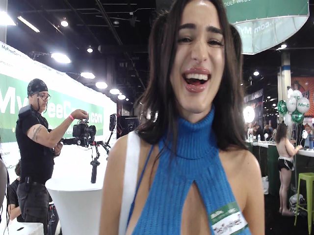 Live sex webcam photo for Itsivyblue #254911874