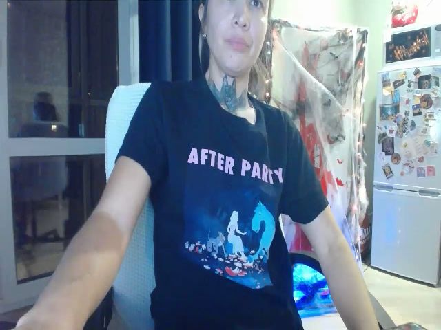 Live sex webcam photo for Angie_Wild #258352597