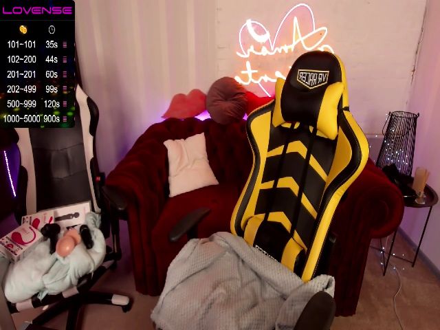 Live sex webcam photo for LittlleAngela #254474873