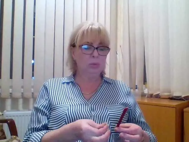 Live sex webcam photo for Luiziana111 #241369530