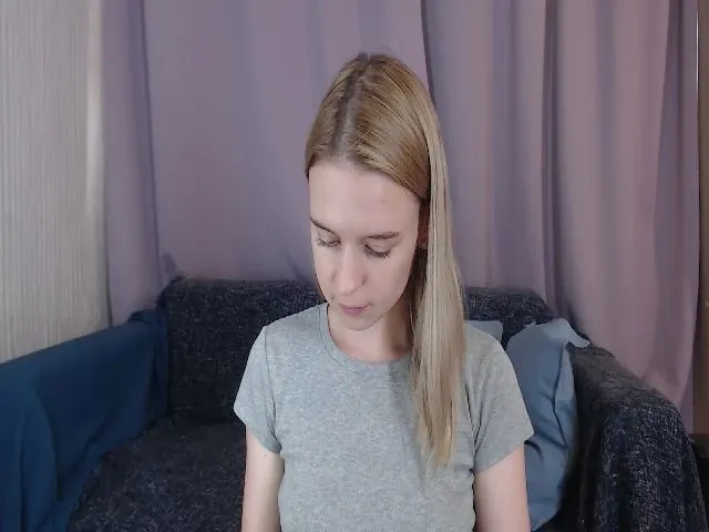 Live sex webcam photo for HotSwJenna #262953982