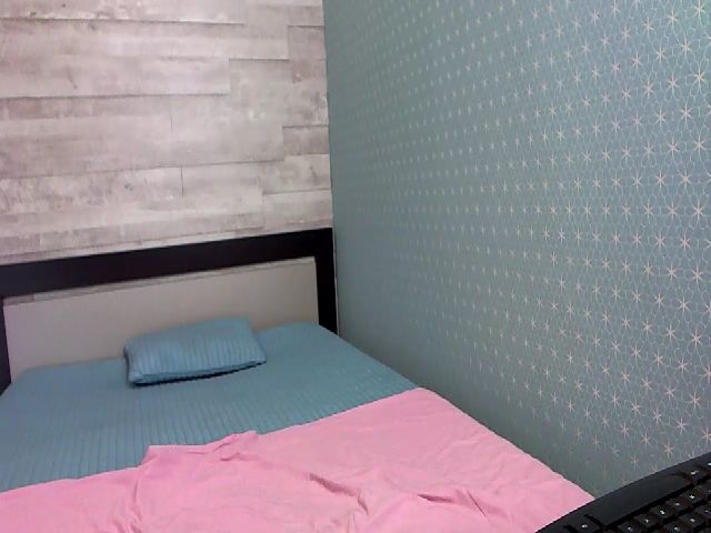 Live sex webcam photo for HugeBoobsErin #260415902