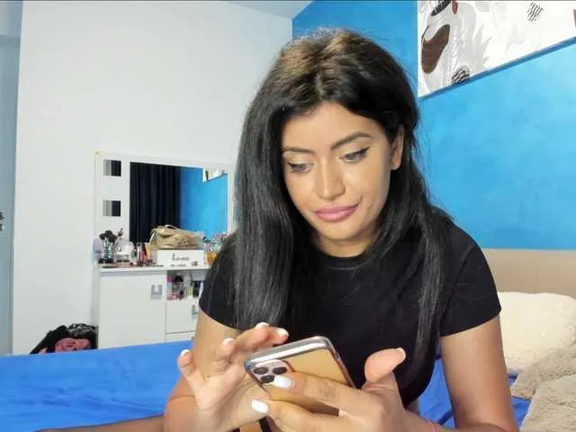 Live sex webcam photo for SweetPrya #254640842