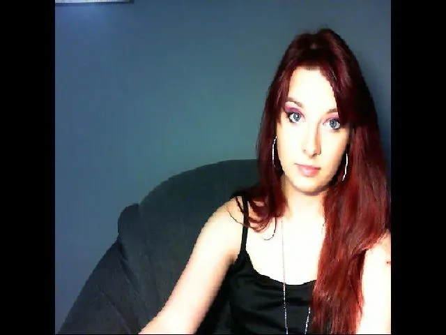 Live sex webcam photo for VirginLuna18 #258810738