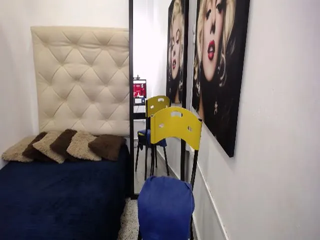 Live sex webcam photo for Lola_chuil #262040315