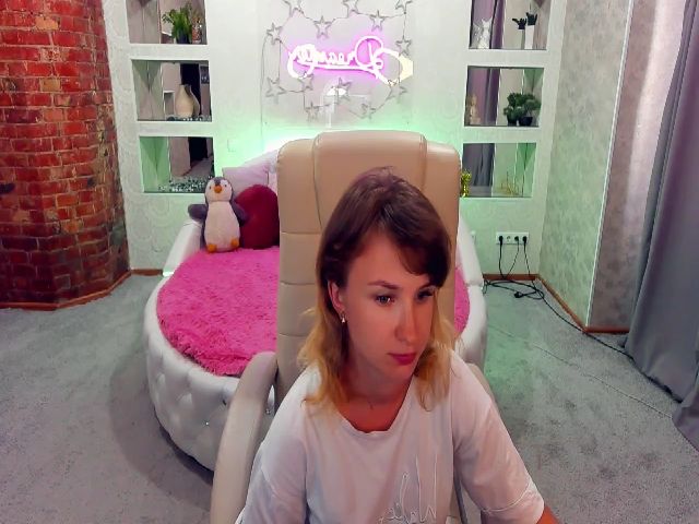 Live sex webcam photo for WhiteFoxi #252520922