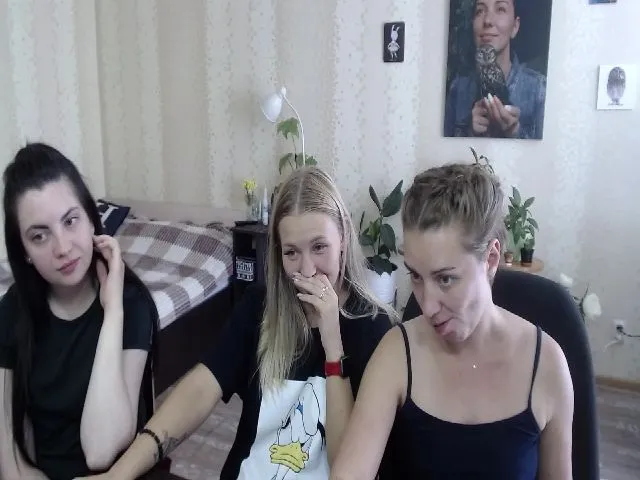 Live sex webcam photo for Emi_lywild #264301577