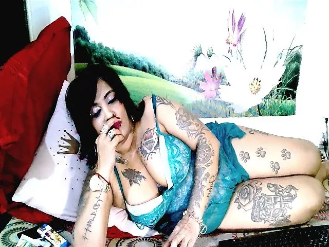 Live sex webcam photo for IndianKatz #259604680