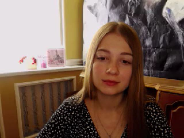 Live sex webcam photo for EmiStern #263566710