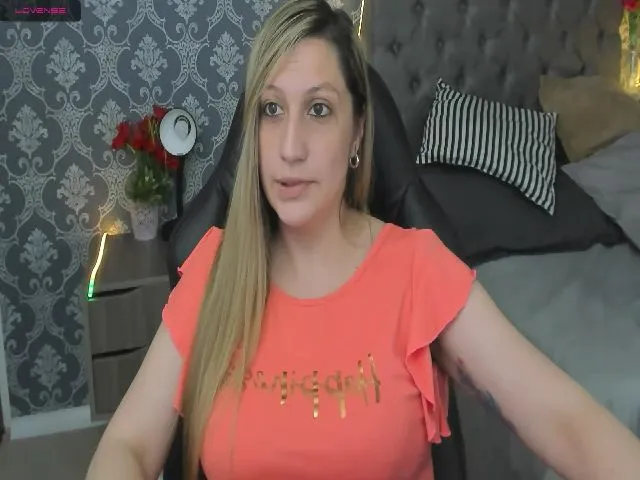 Live sex webcam photo for hania_bru26 #261073678