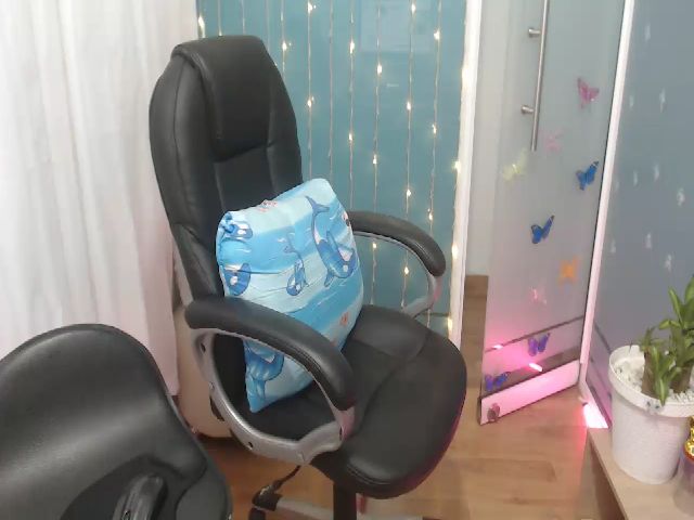 Live sex webcam photo for Anahi_moore #260292053