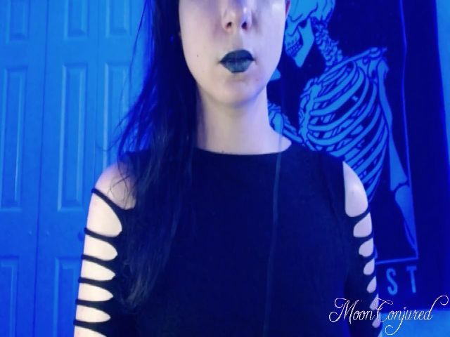 Live sex webcam photo for MoonConjured #261034054