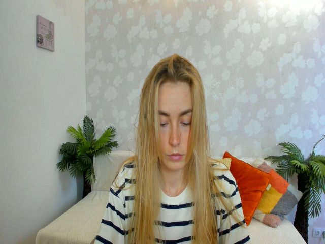 Live sex webcam photo for MissisRexa #252472532