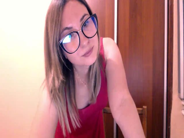 Live sex webcam photo for Kay_Lo #253419497