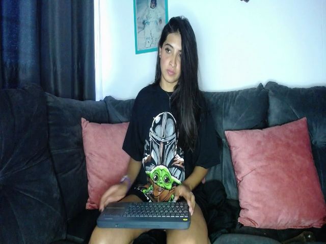 Live sex webcam photo for Little_Nala #258931448