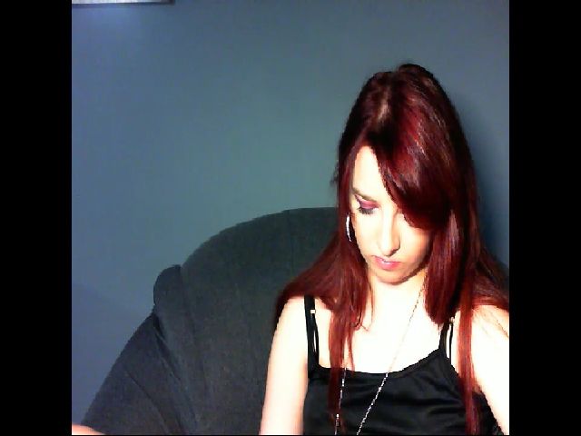 Live sex webcam photo for VirginLuna18 #258785303