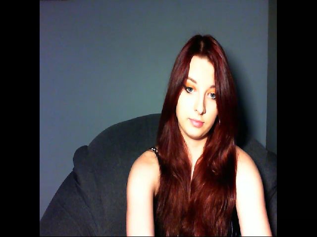 Live sex webcam photo for VirginLuna18 #253516902