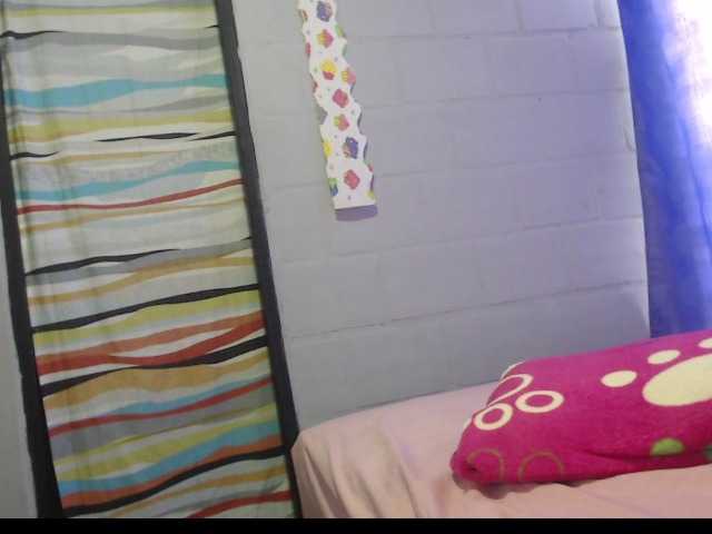 Live sex webcam photo for zoe-barnet #255919370