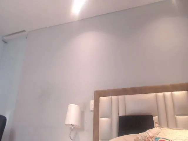 Live sex webcam photo for VenusCox #259440466