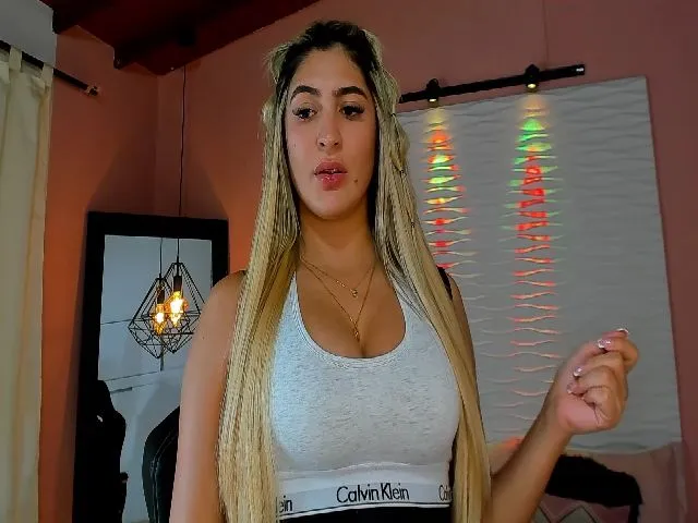 Live sex webcam photo for IsabelaBrown #254050849