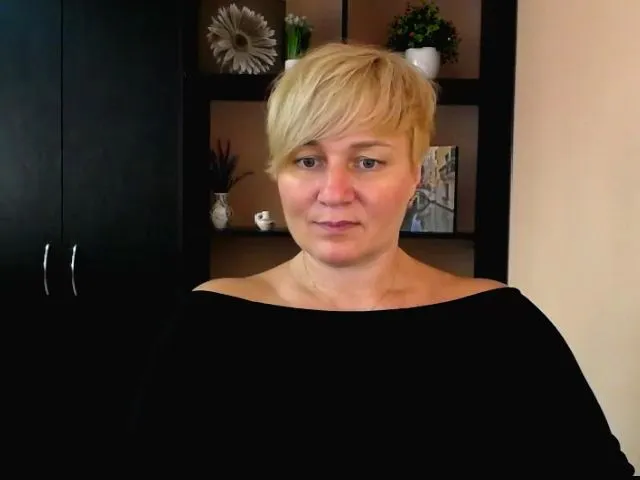 Live sex webcam photo for KailyMey #258726299