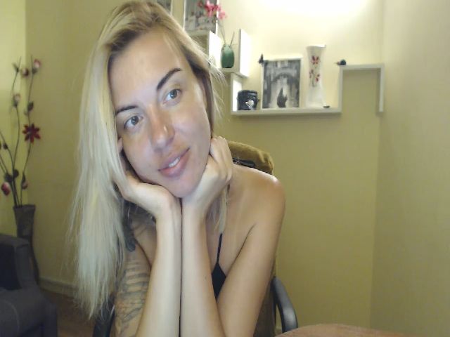 Live sex webcam photo for KristinBright #254082378