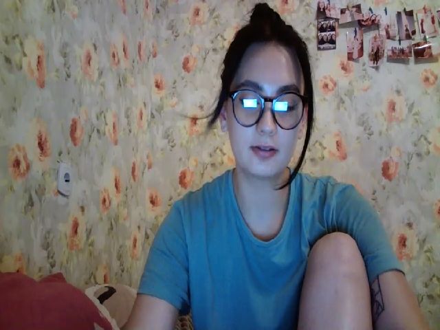 Live sex webcam photo for lolly_hollyy #258310120