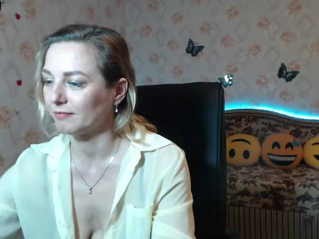 Live sex webcam photo for sonya2121 #245345259