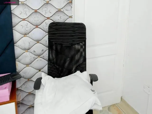 Live sex webcam photo for Anna_cooper #257243776