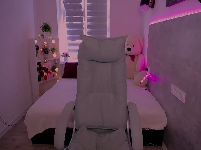 Live sex webcam photo for Jenni__fer #261853667