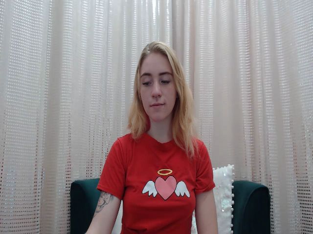 Live sex webcam photo for RedBerryy #263472181