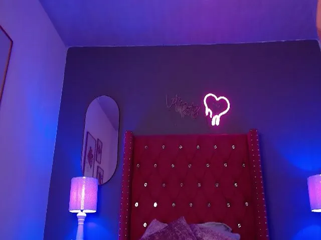Live sex webcam photo for R4VENN_ #265444873