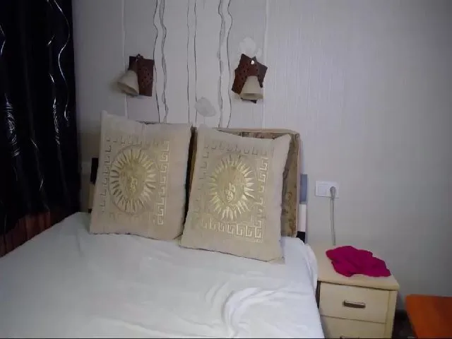 Live sex webcam photo for RENATA_hotty #258915077
