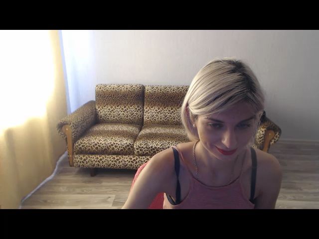 Live sex webcam photo for SexyBeatriice #254719222