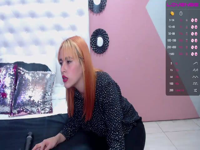 Live sex webcam photo for Valeria_Fox1 #261369523