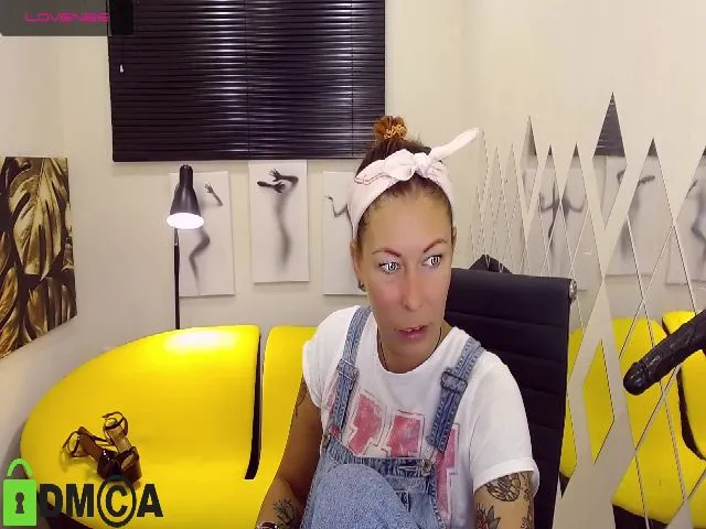 Live sex webcam photo for MarvelousLilu #258160424