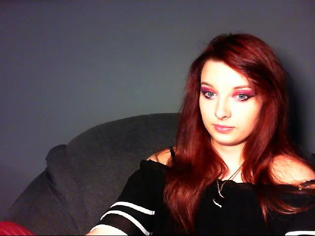 Live sex webcam photo for VirginLuna18 #261588744